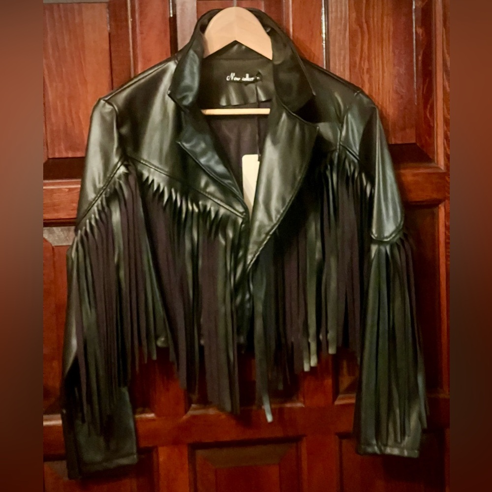 ✨Flash Sale✨NWT ITALY faux LEATHER black moto cowboy cowgirl fringes jacket S/M